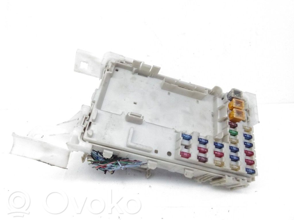 Toyota Corolla E120 E130 Fuse module 