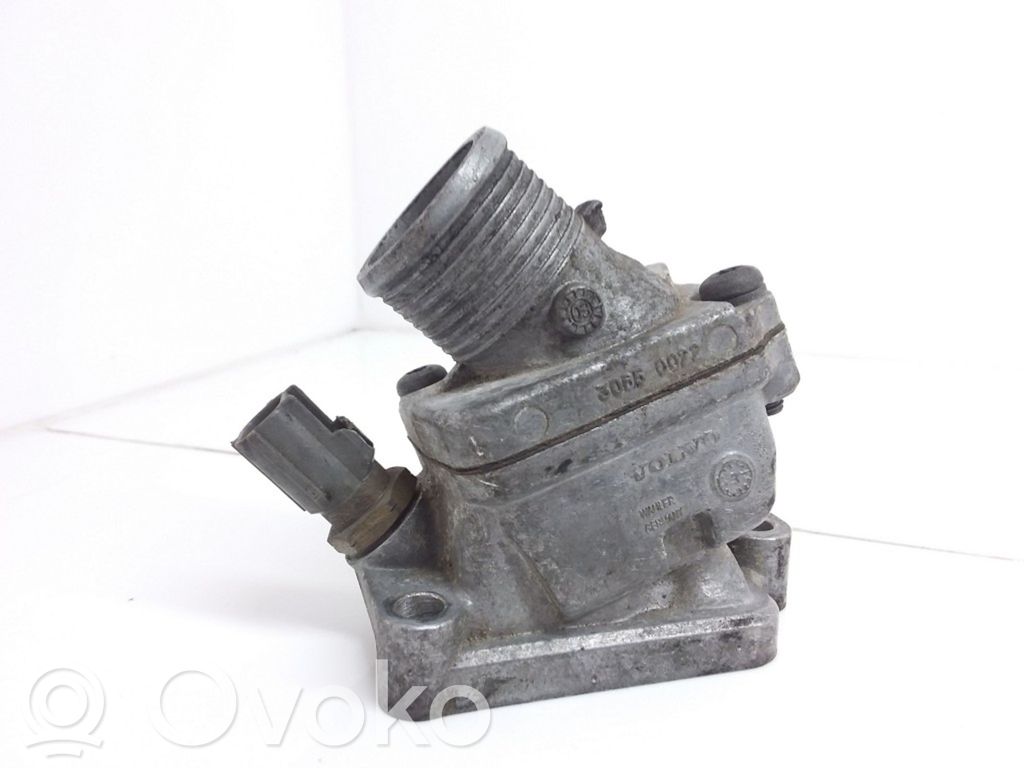 Volvo V70 Carcasa del termostato 