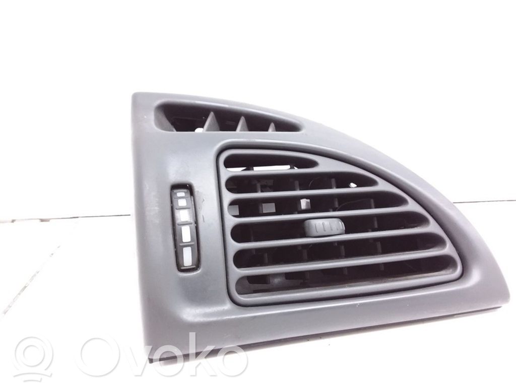 Citroen C5 Moldura protectora de la rejilla de ventilación lateral del panel 