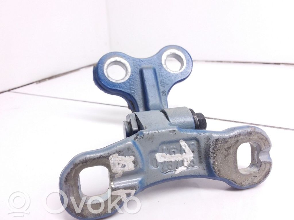 Volvo V50 Front door upper hinge 