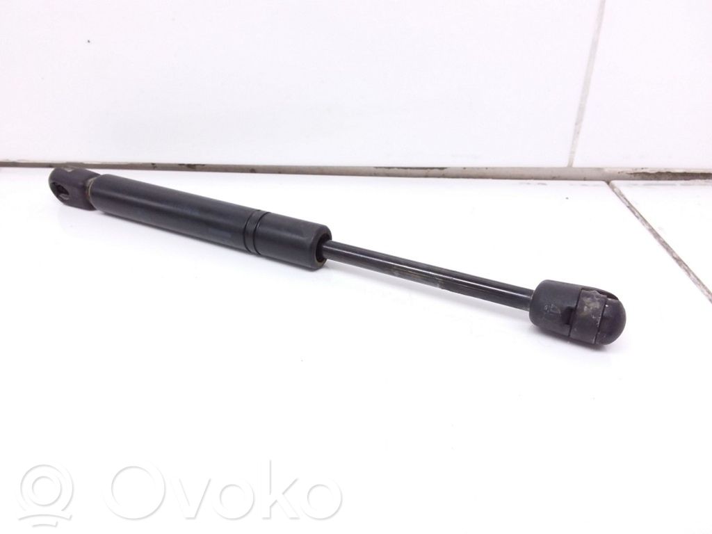 Opel Vectra B Konepellin kaasujousi 