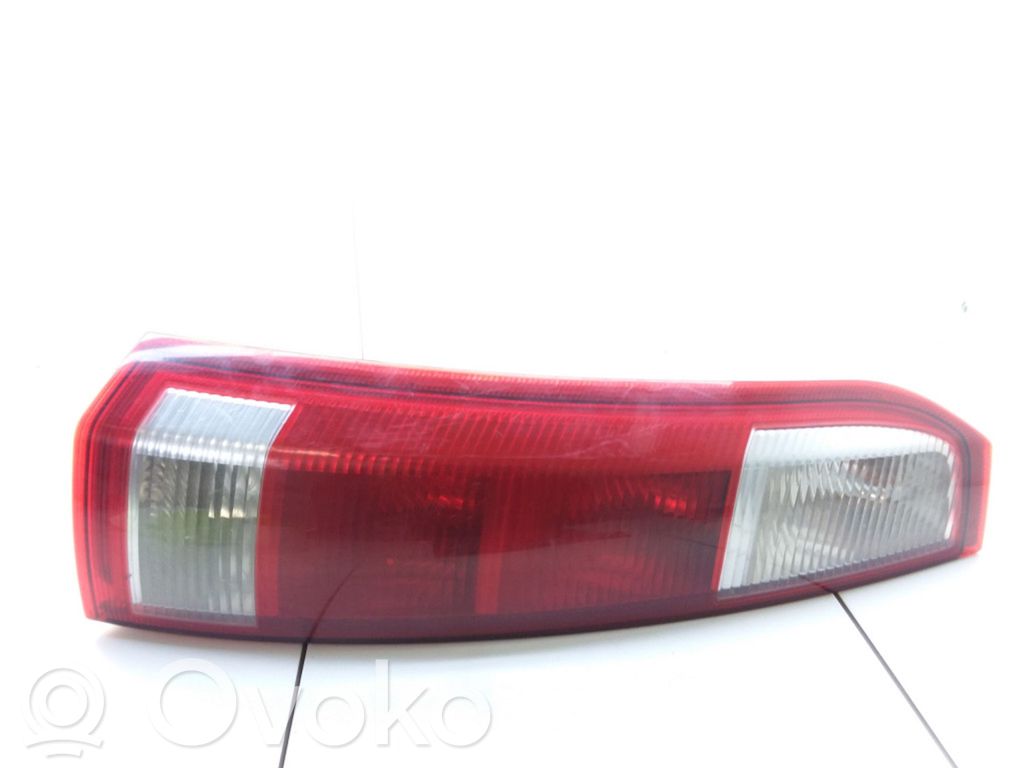 Opel Meriva A Aizmugurējais lukturis virsbūvē 