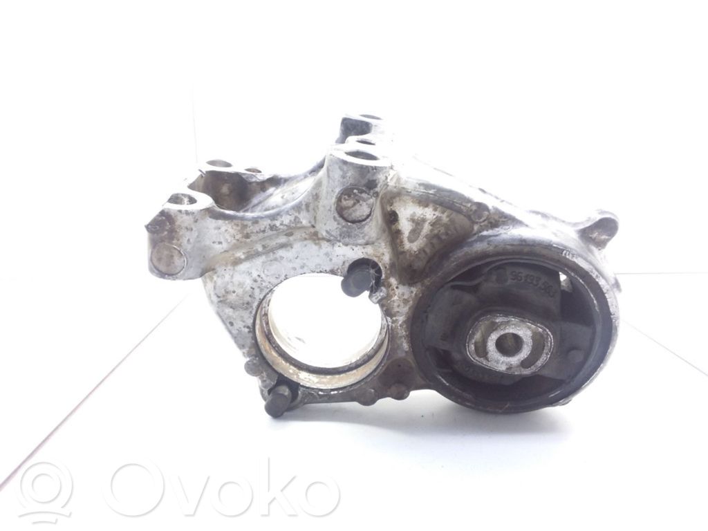 Peugeot 307 Engine mount bracket 