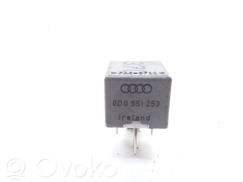 Audi A4 S4 B5 8D Otros relés 