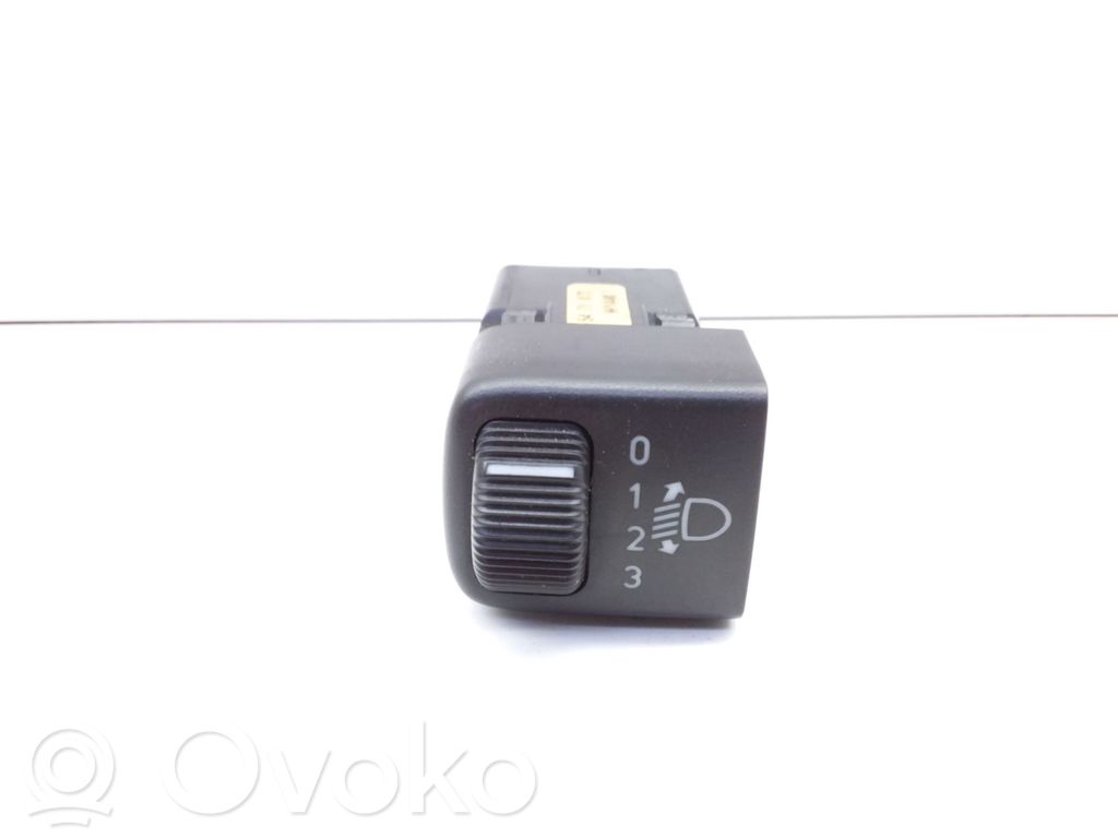Headlight level height control switch   5471073