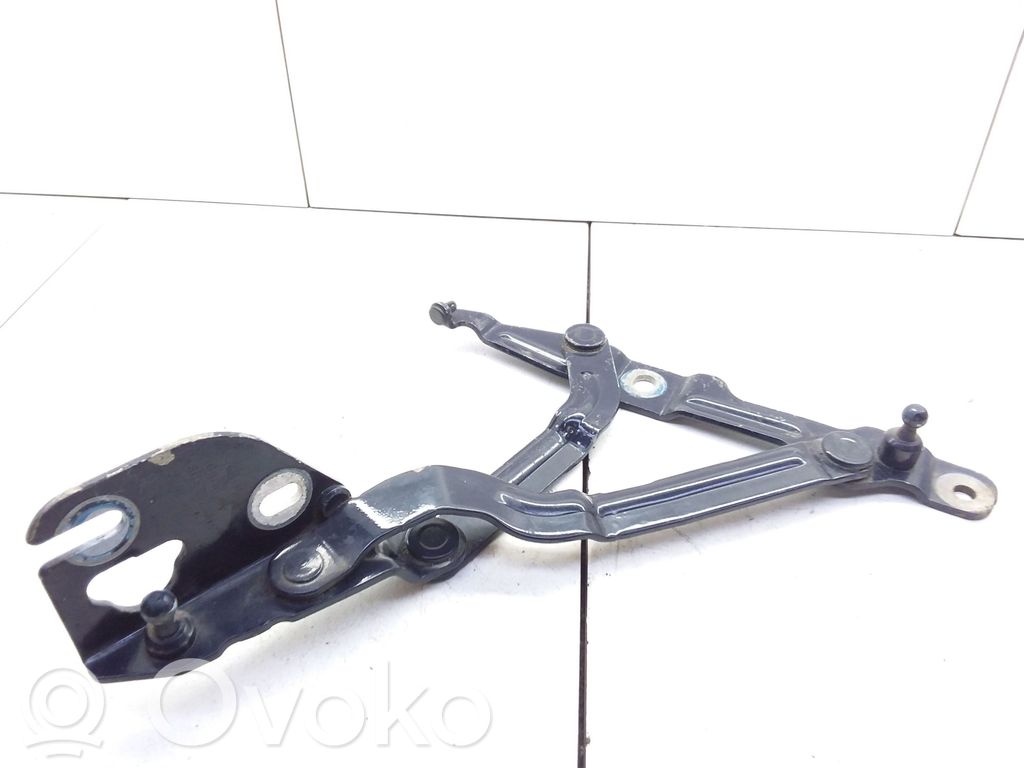Audi A4 S4 B5 8D Tailgate/trunk/boot hinge 