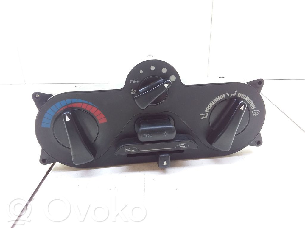 Mitsubishi Carisma Climate control unit 
