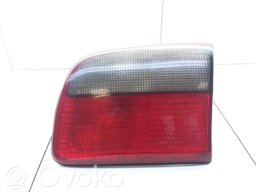 Opel Omega B1 Задний фонарь в крышке 
