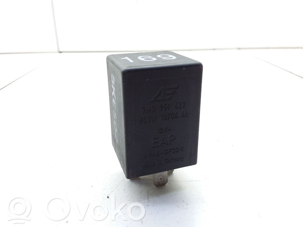 Other relay   7M0959627,95VW18704AA