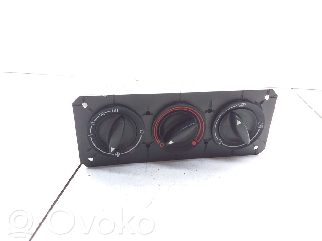 Audi A4 S4 B5 8D Climate control unit 