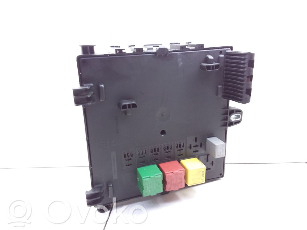 Opel Vectra C Fuse module 