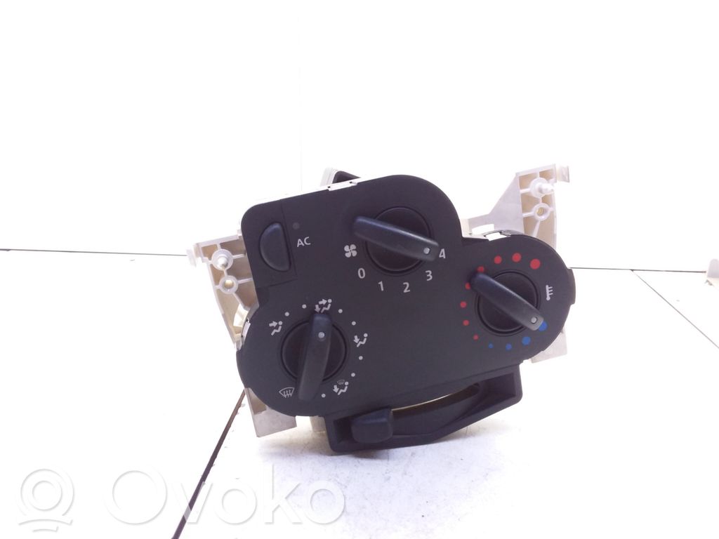 Renault Logan I Climate control unit 