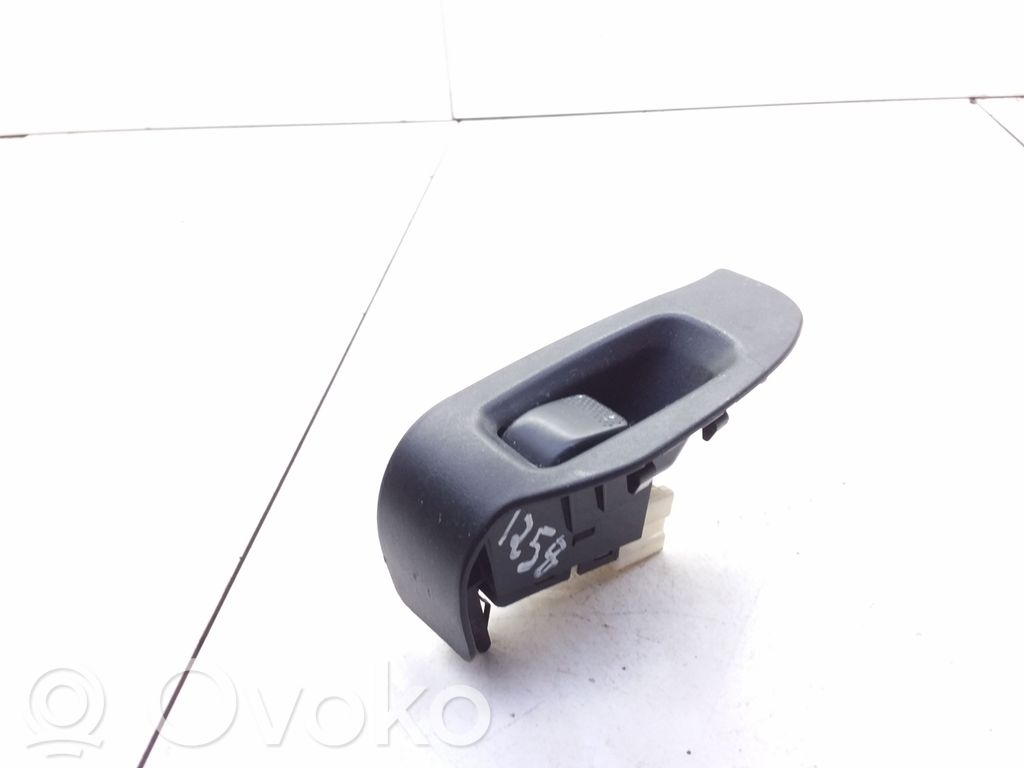 Electric window control switch   83071AE040,94266AE090