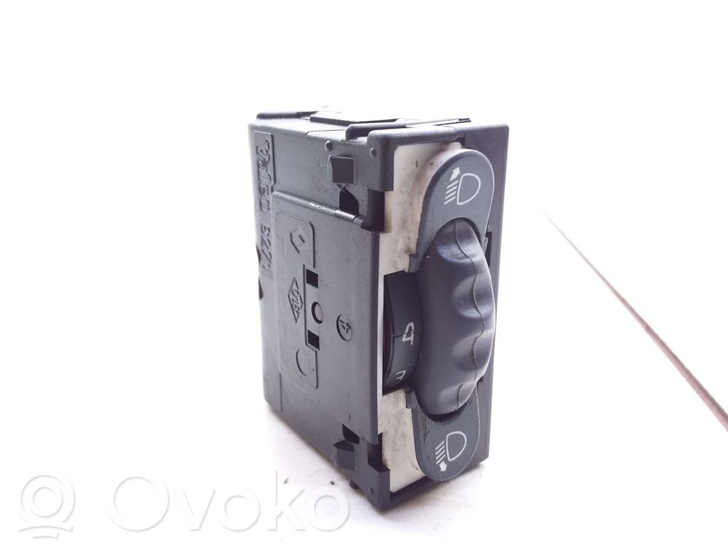 Renault Espace III Headlight level height control switch 