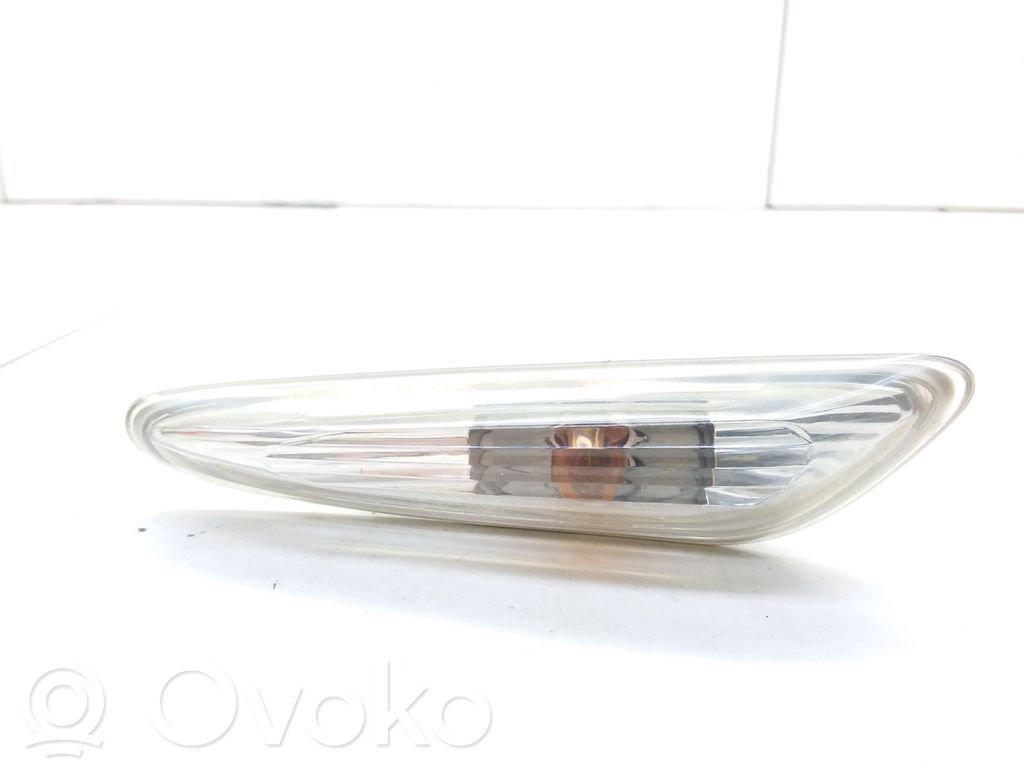 BMW 3 E46 Front fender indicator light 