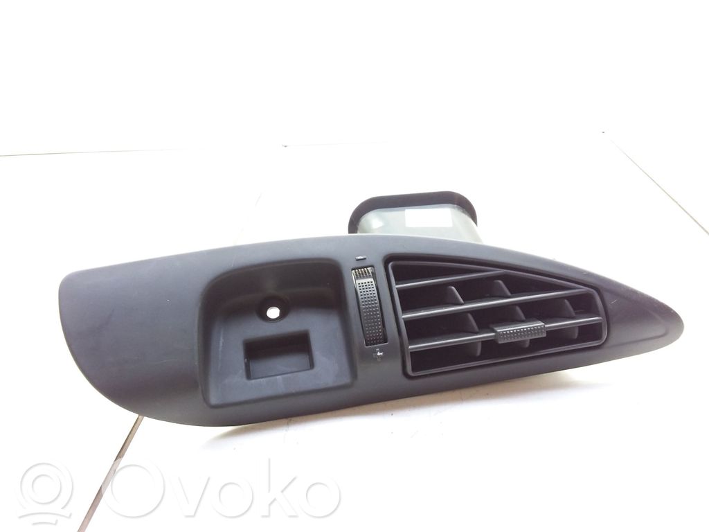 Peugeot 807 Dysze / Kratki nawiewu deski rozdzielczej 