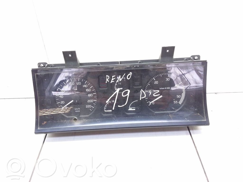 Renault 19 Geschwindigkeitsmesser Cockpit 