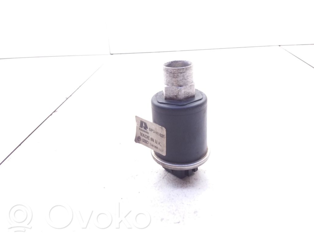 Volkswagen Golf III Czujnik ciśnienia klimatyzacji A/C 