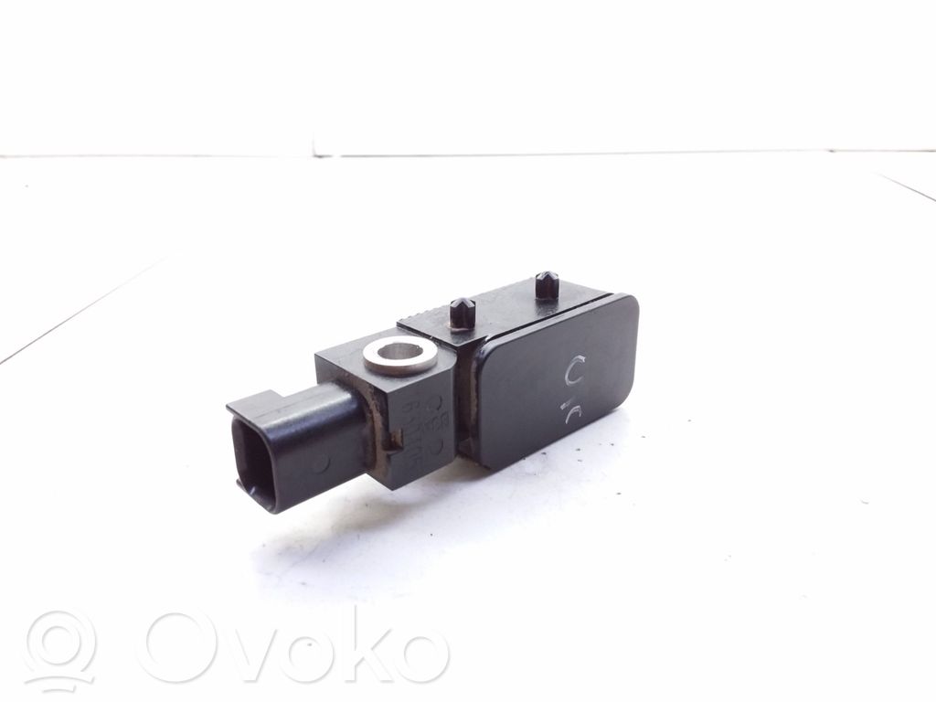 Sensor impacto/accidente para activar Airbag   GJ6A57KC0,062404