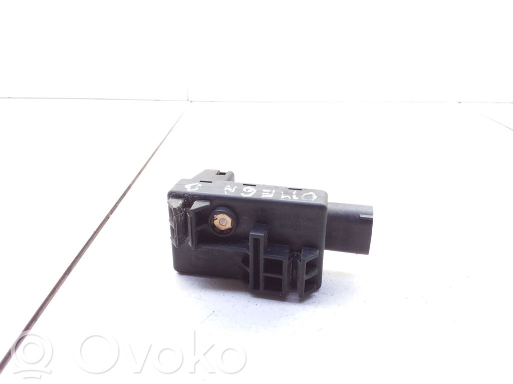 Opel Omega B2 Sensor de temperatura del aire externo/exterior 