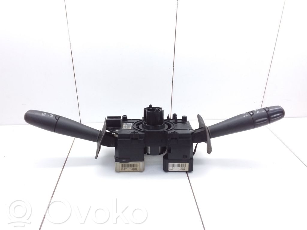 Renault Megane II Interruptor/palanca de limpiador de luz de giro 