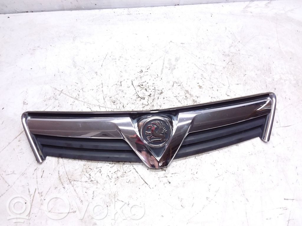 Opel Antara Front bumper upper radiator grill 