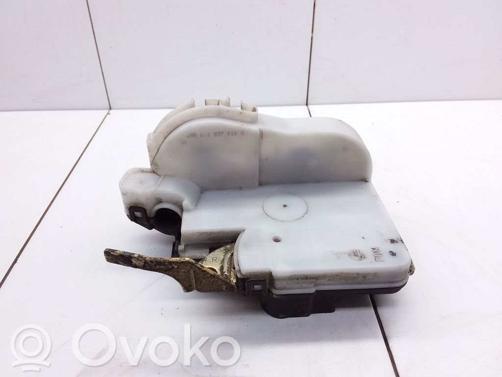 Volkswagen Polo III 6N 6N2 6NF Etuoven lukko 