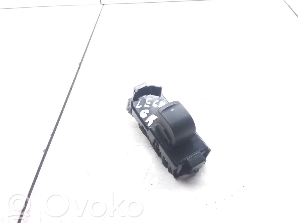 Subaru Legacy Electric window control switch 