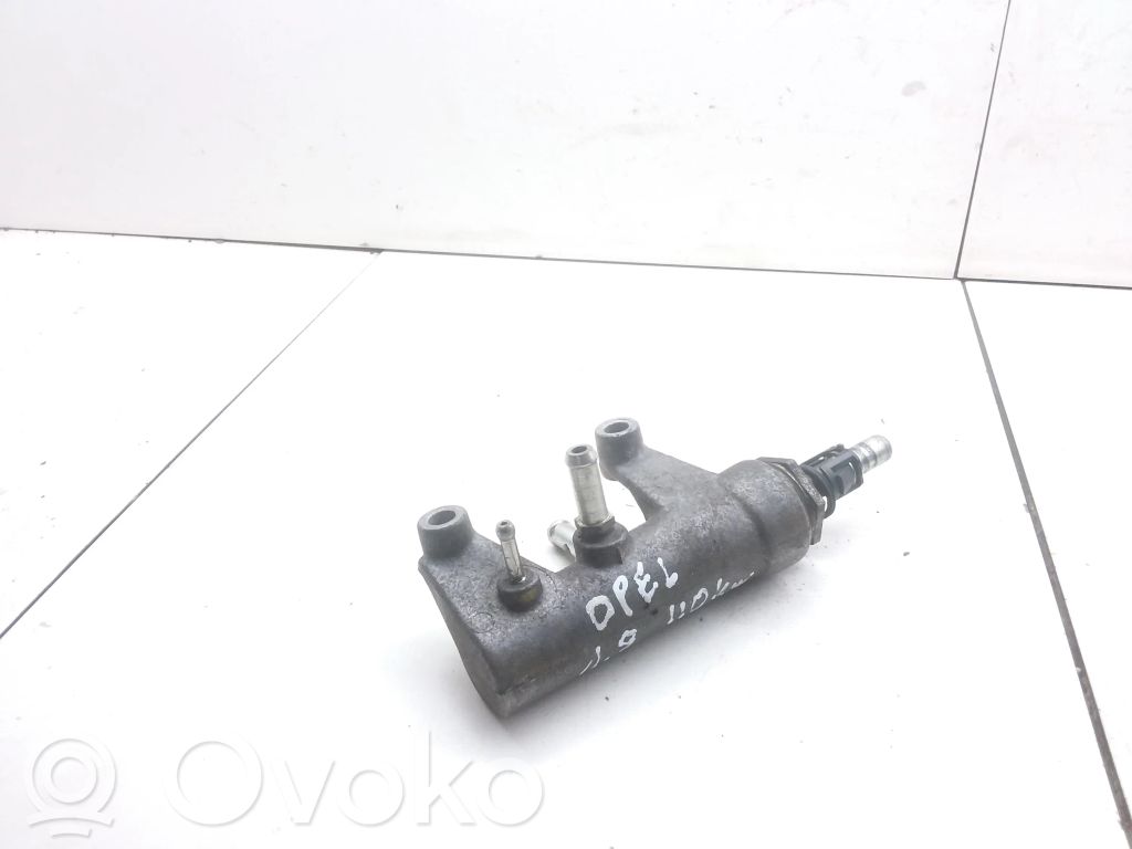 Opel Astra H Régulateur de pression de carburant 