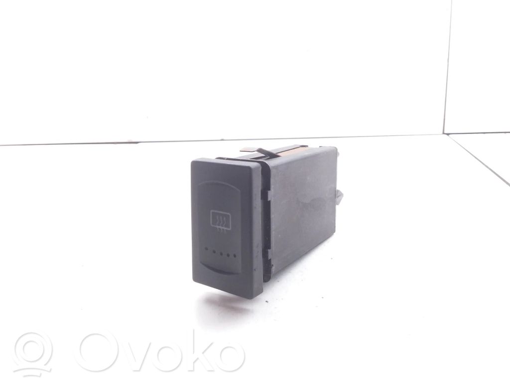 Volkswagen PASSAT B5 Windscreen/window heater switch 