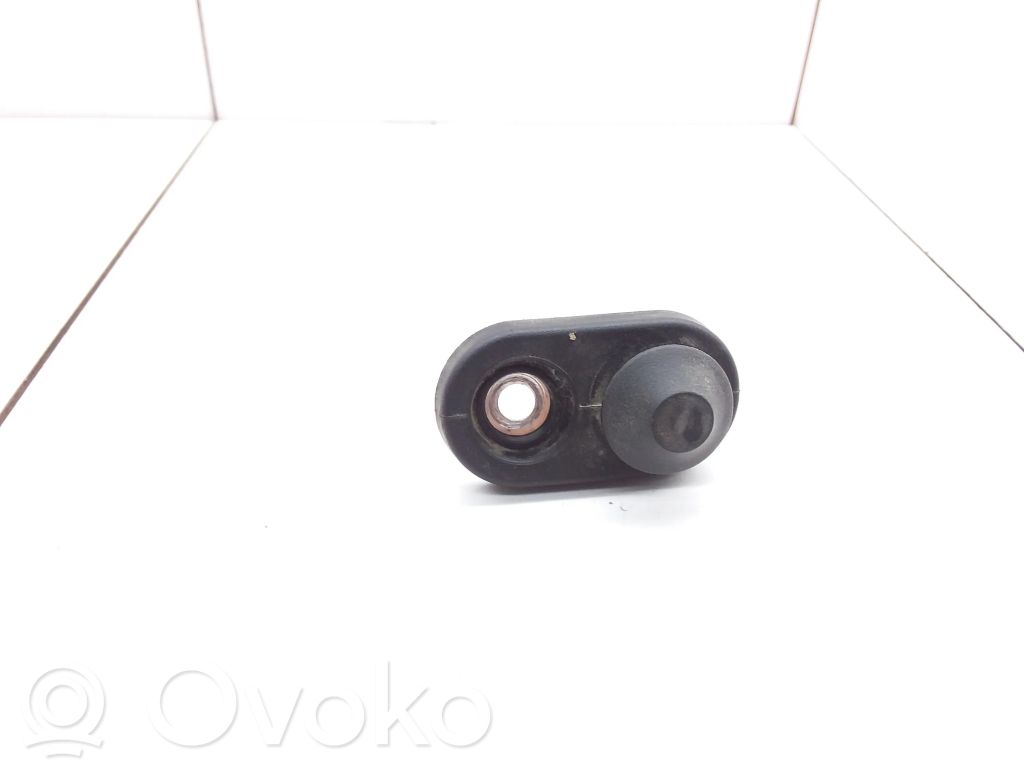Mazda 5 Sliding door contact joint 