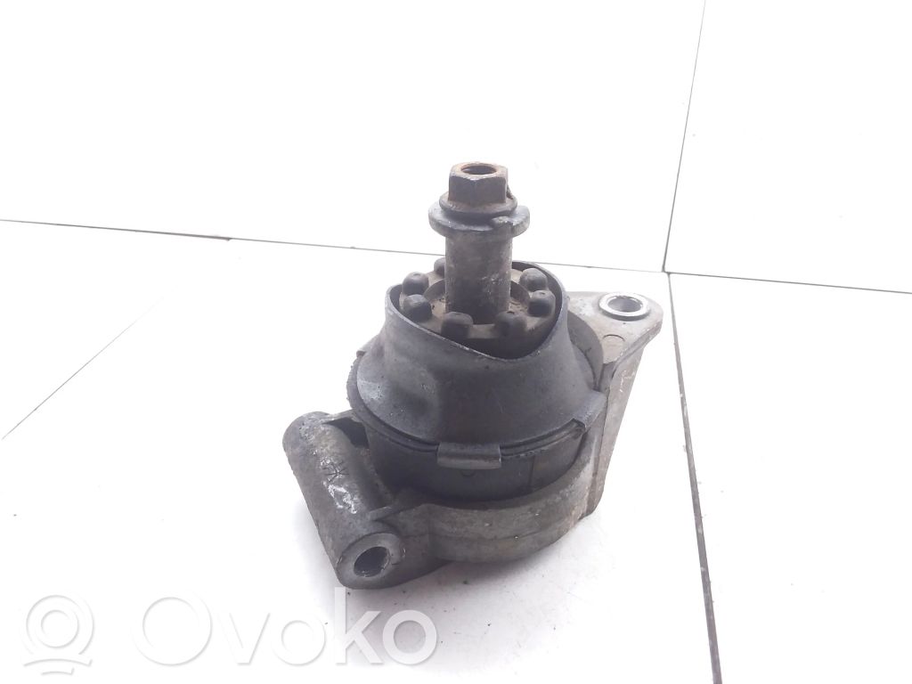 Opel Zafira B Engine mount bracket 