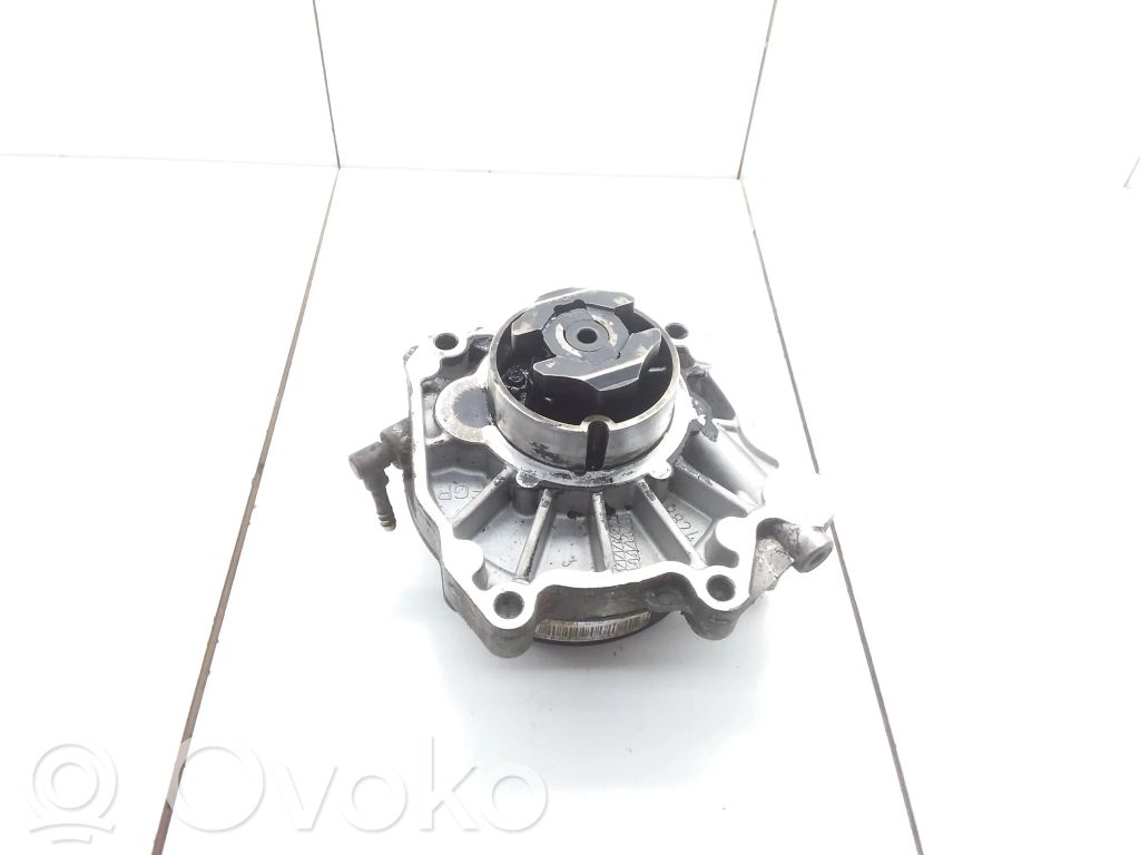Opel Vectra C Vacuum pump 