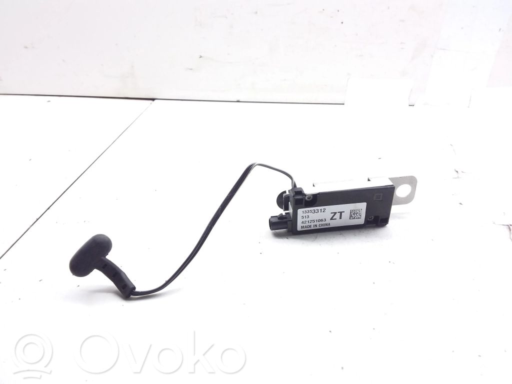 Opel Astra J Antenos stiprintuvas 