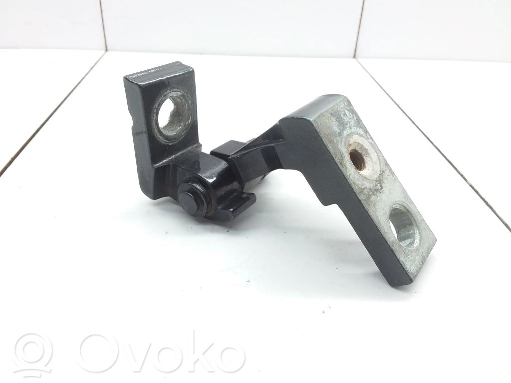 Audi Q7 4L Front door upper hinge 