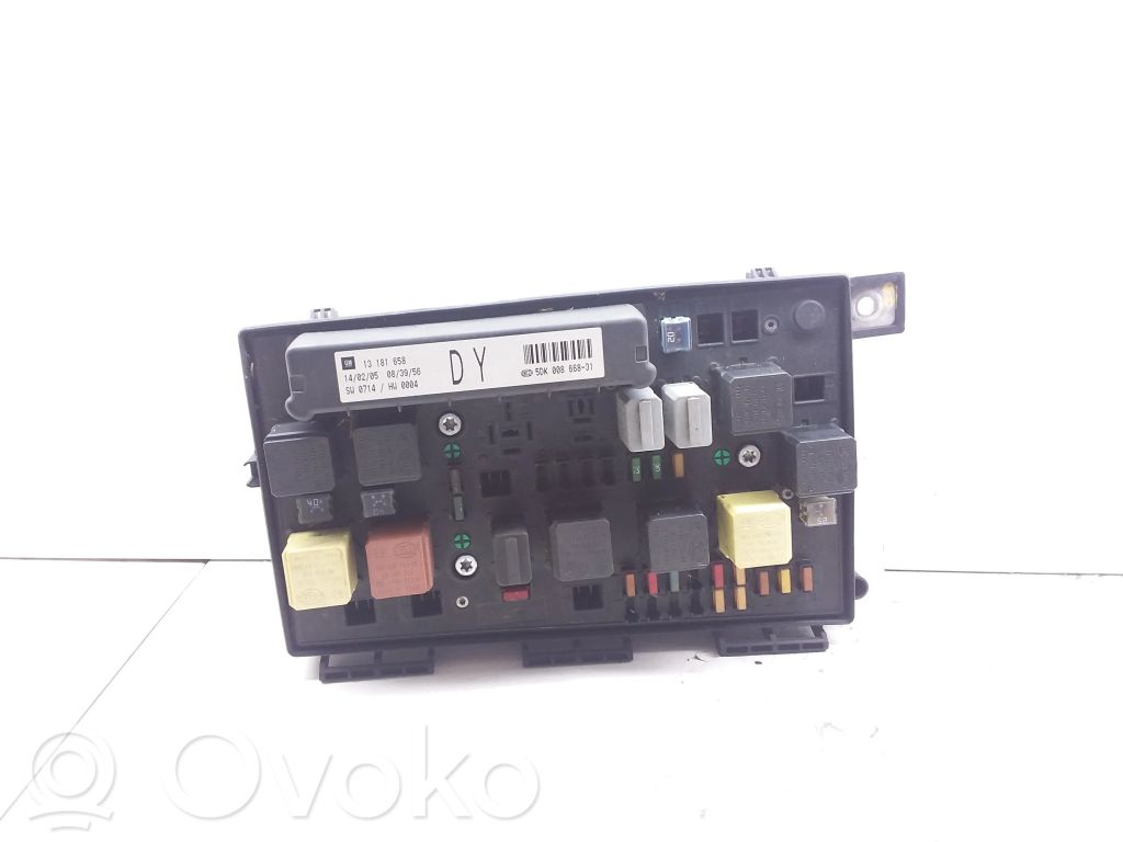 Opel Astra H Fuse module 