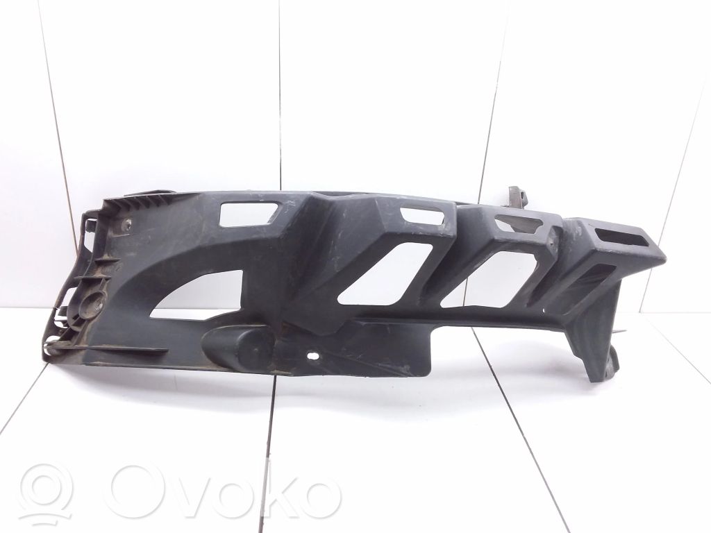 Renault Megane II Uchwyt / Mocowanie zderzaka tylnego 