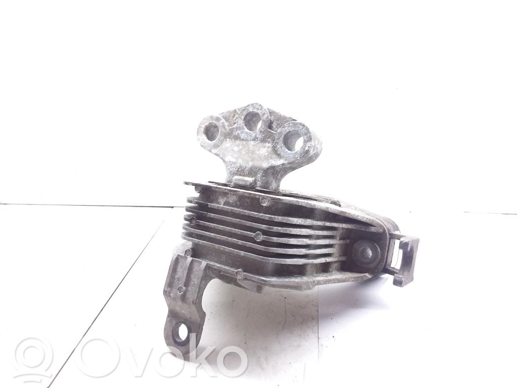 Opel Astra J Engine mount bracket 