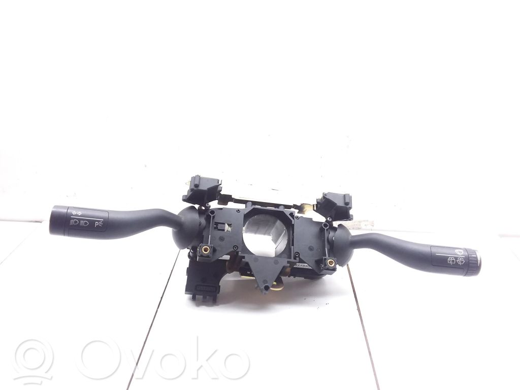 Volkswagen Touareg I Interruptor/palanca de limpiador de luz de giro 