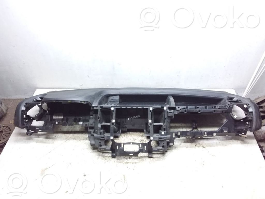 Opel Vivaro Panelė 