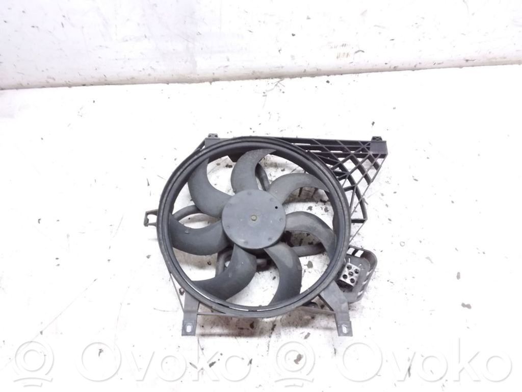 Nissan Primera Elektryczny wentylator chłodnicy 