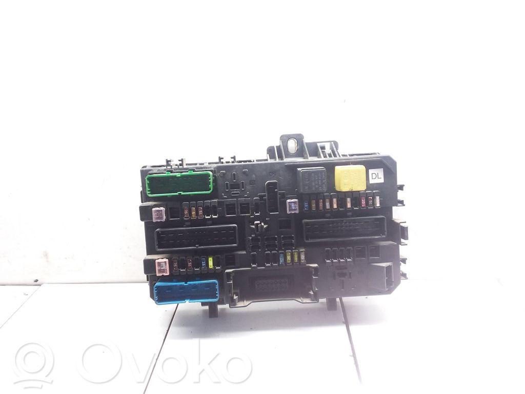 Opel Astra H Fuse module 