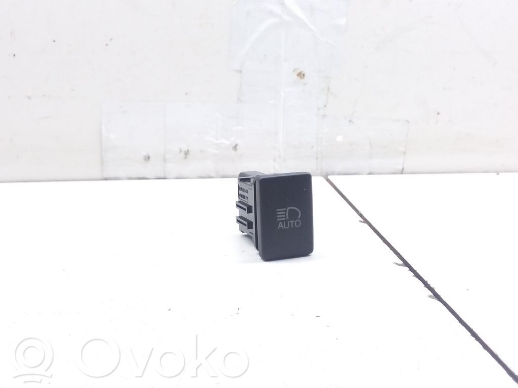 Interruptor de luz   15E044