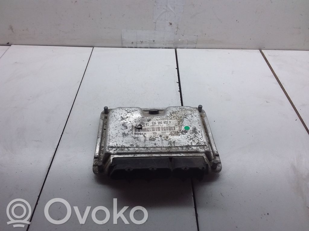 Volkswagen Golf IV Engine control unit/module 