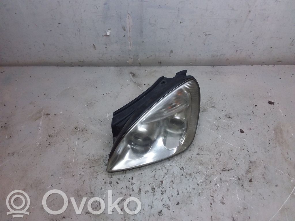 KIA Carens II Etu-/Ajovalo 