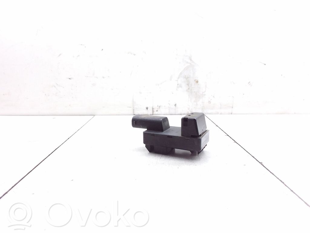 Opel Omega B1 Outside/external air temperature sensor 