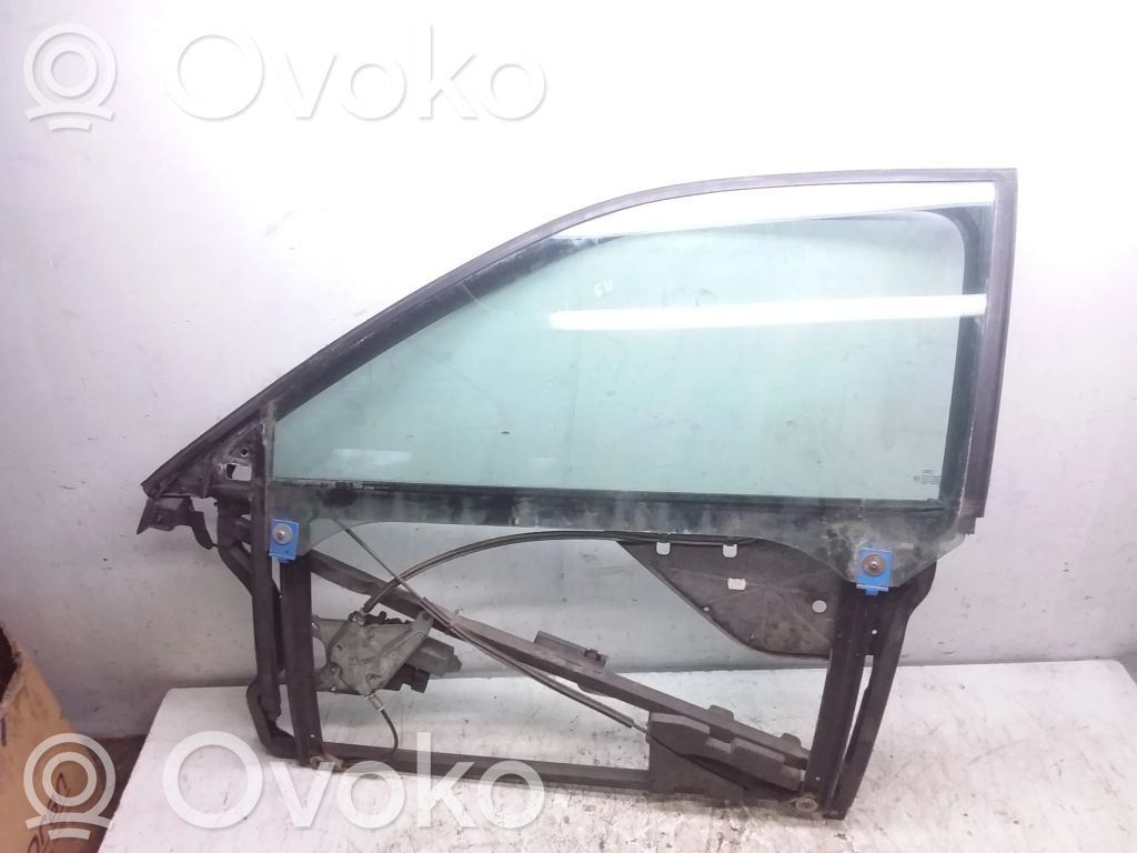 Audi A3 S3 8L Front door window/glass frame 