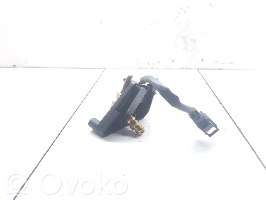 Volkswagen Touareg I Valve vacuum 