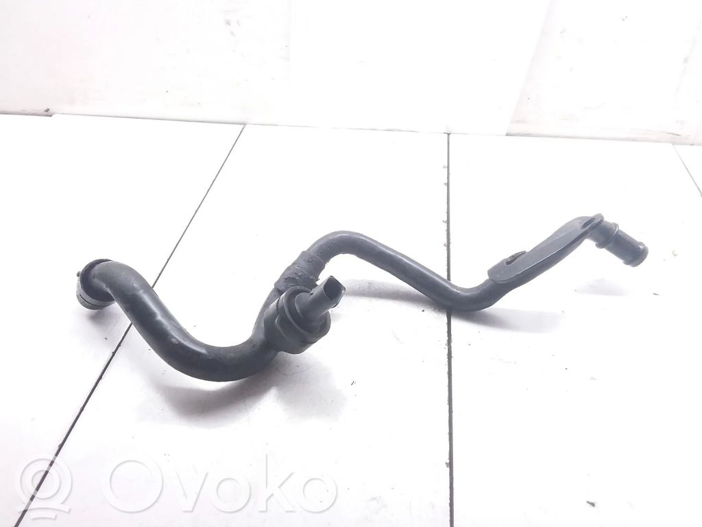 Volkswagen Touareg I Engine coolant pipe/hose 