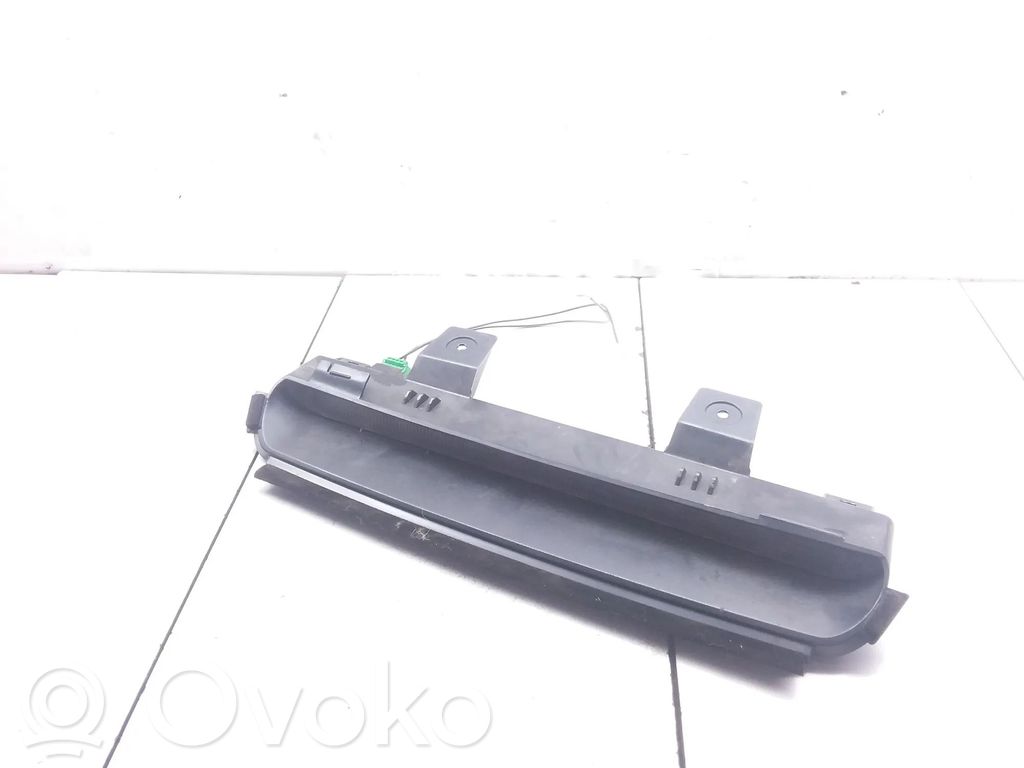 Volvo S40, V40 Third/center stoplight 